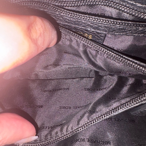 Michael Kors Black Shoulder Bag with Gold Chain - Picture 6 of 16